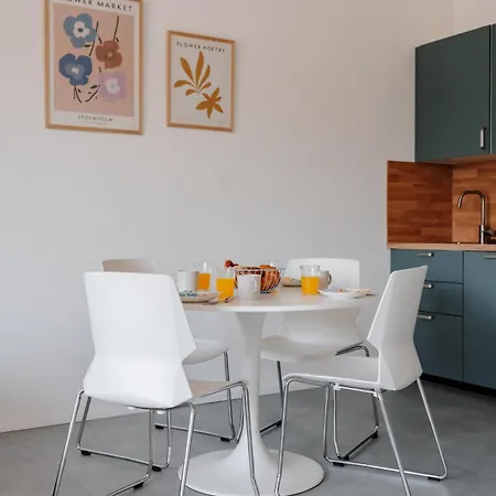 Skyrise Rammingen - Moderne Mit Kueche & Parkplatz 아파트 3*