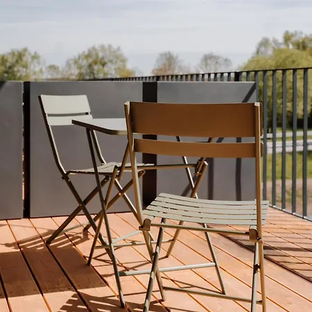 아파트 Skyrise Rammingen - Moderne Mit Kueche & Parkplatz 3*