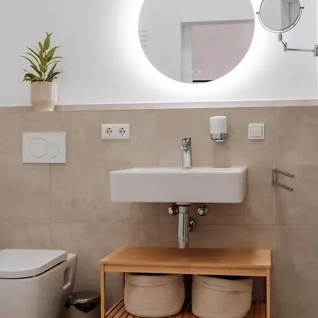 Skyrise Rammingen - Moderne Mit Kueche & Parkplatz 아파트 바트보리쇼펜