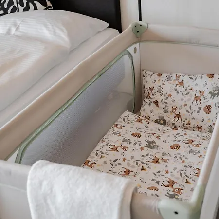 Skyrise Rammingen - Moderne Mit Kueche & Parkplatz