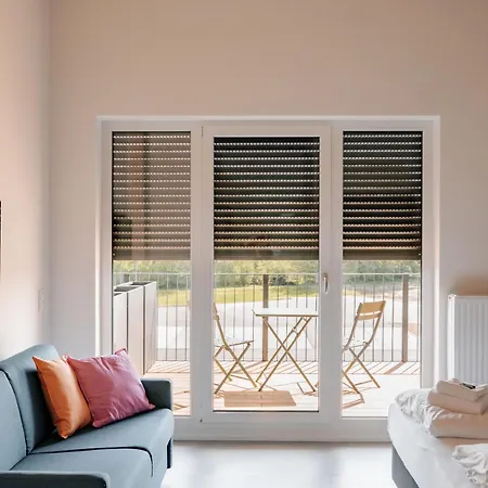 Skyrise Rammingen - Moderne Mit Kueche & Parkplatz