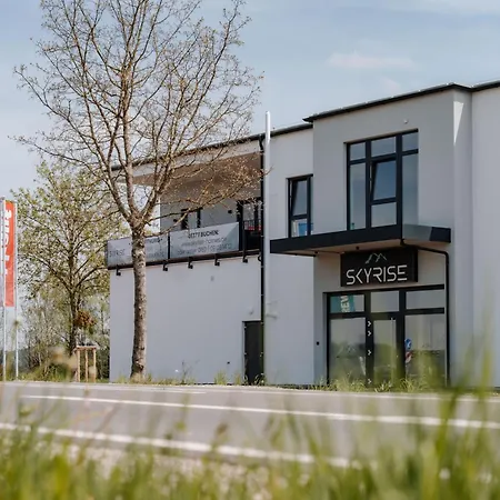 Skyrise Rammingen - Moderne Mit Kueche & Parkplatz Apartment