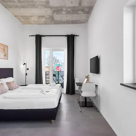 Apartment Skyrise Mit Kueche, Wlan & Parkplatz - Ruhige Lage