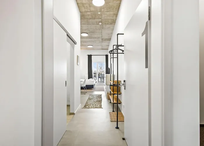 Moderne Mit Kueche, Wlan & Parkplatz - Ruhige Lage Διαμέρισμα *